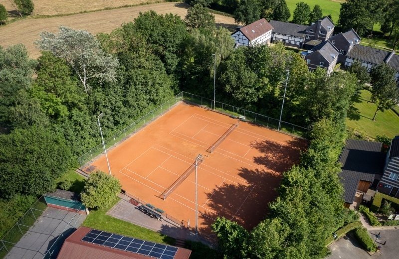 Mechelerhof 2024 vakantiepark zuid limburg met tennisbaan